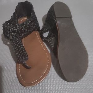 Black sandala zipper back